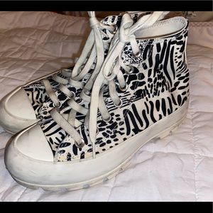 Lugged animal print converse